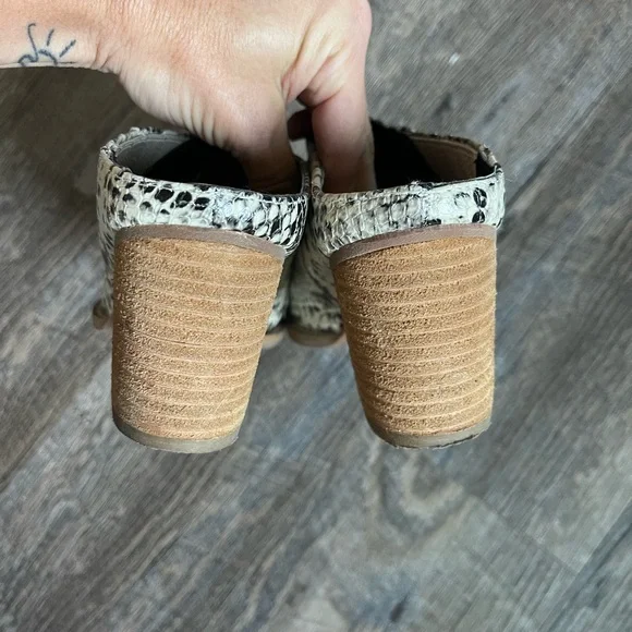 Blondo Norwich snakeskin heeled clogs - Picture 7 of 12